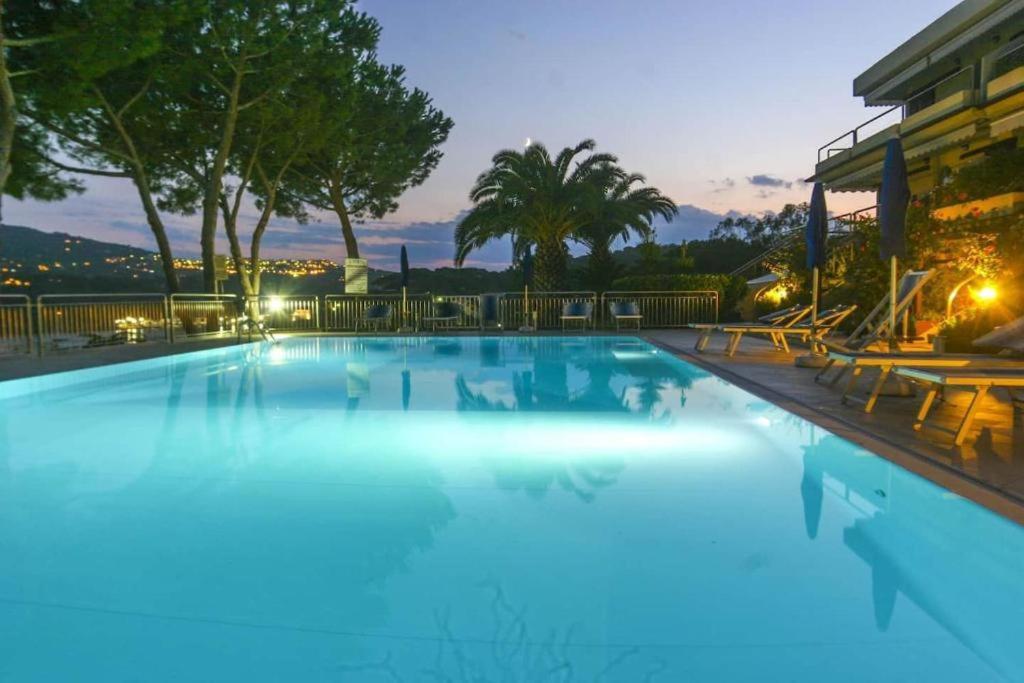 Appartamenti Residence Il Porto 13 E 16 Porto Azzurro Dış mekan fotoğraf