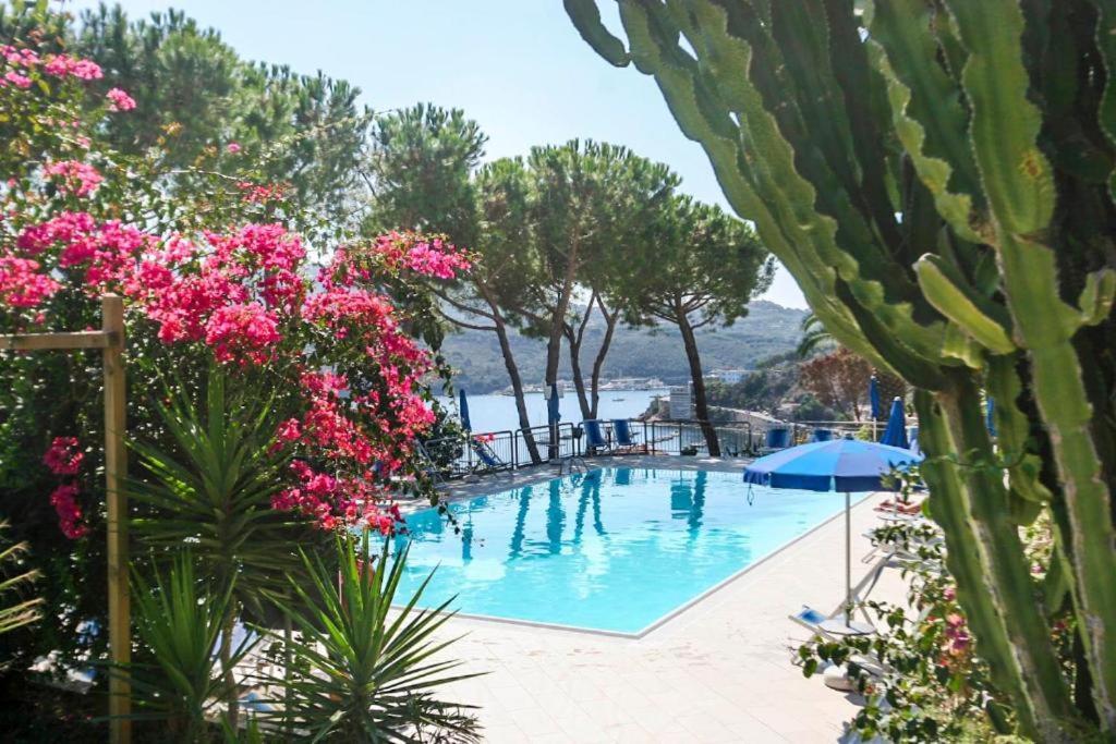 Appartamenti Residence Il Porto 13 E 16 Porto Azzurro Dış mekan fotoğraf